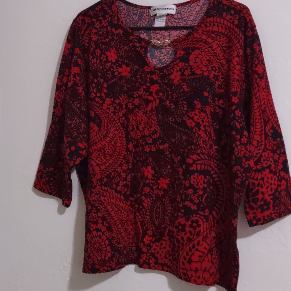 Cathy Daniels Women's Red and Black Paisley Print 3/4 Length Sleeve Blouse